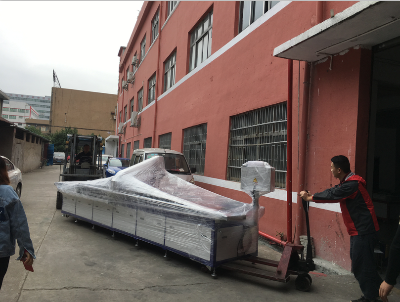 4米行程自動鉆孔機出貨江蘇！